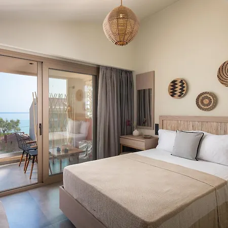 Hotel Castaway - Christos