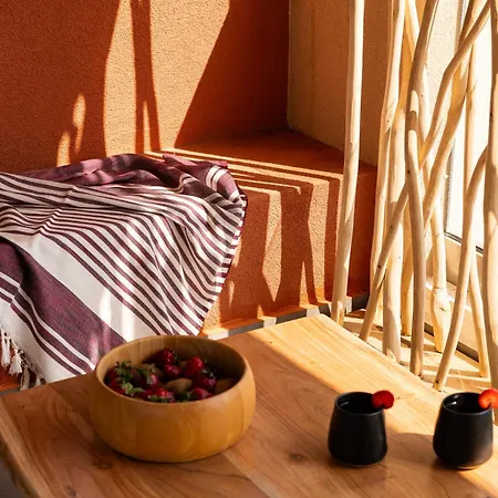 Hotel Castaway - Christos *