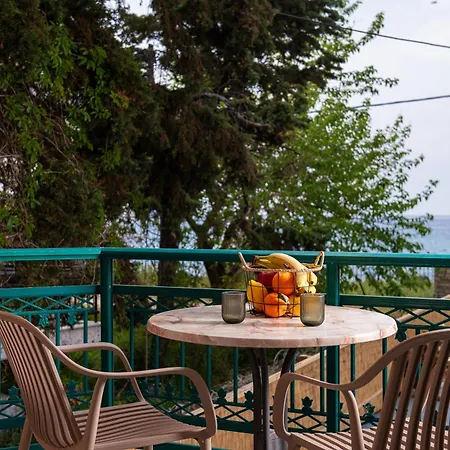 Castaway - Christos Hotel *