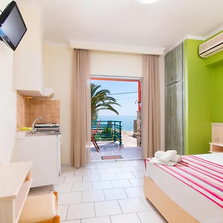 Castaway - Christos Hotel *