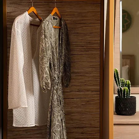 Castaway - Christos * يميناريا