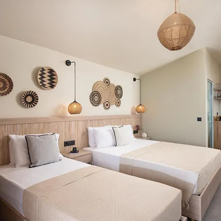 Hotel Castaway - Christos *