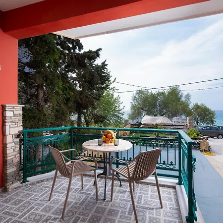 Castaway - Christos يميناريا