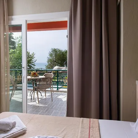 Castaway - Christos يميناريا