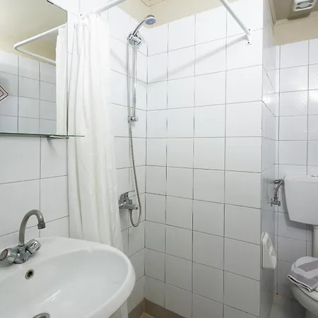 Castaway - Christos يميناريا