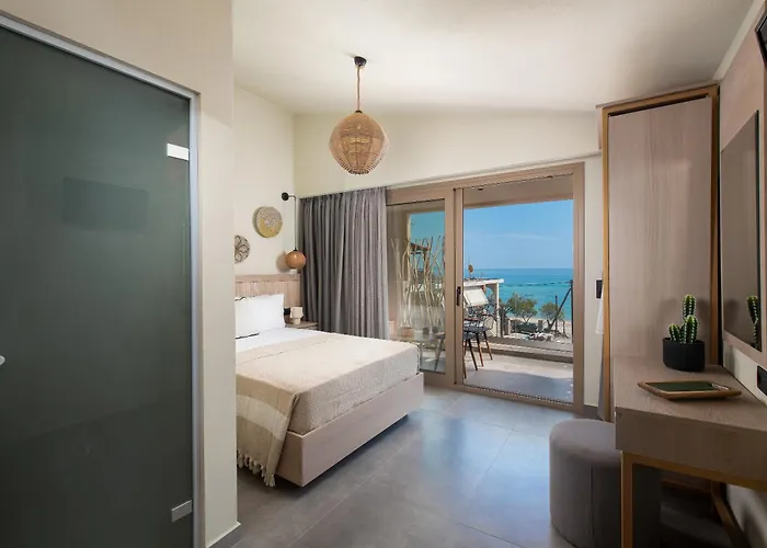 Castaway - Christos Hotel *