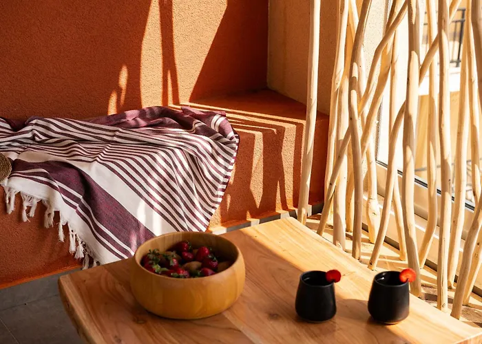 Hotel Castaway - Christos *