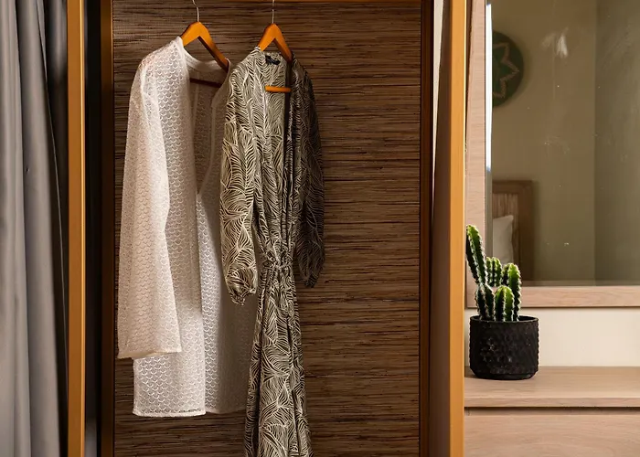 Castaway - Christos * Limenaria (Thasos)