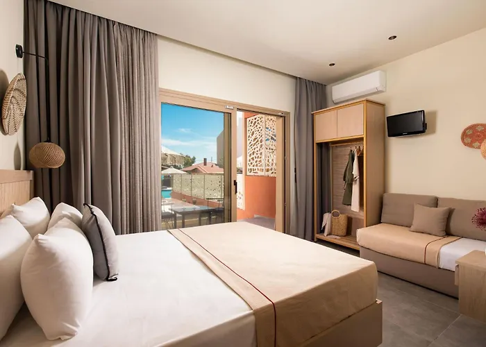 Hotel Castaway - Christos *